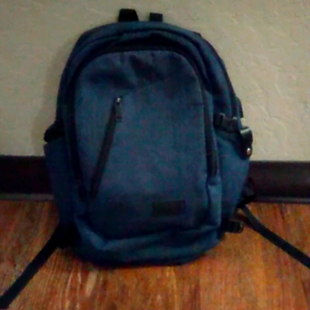 Mancro laptop backpack